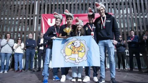 L’equip FEDAC Wolvineers de Girona guanya la 12a edició de la FIRST Lego League de la UVic-UCC